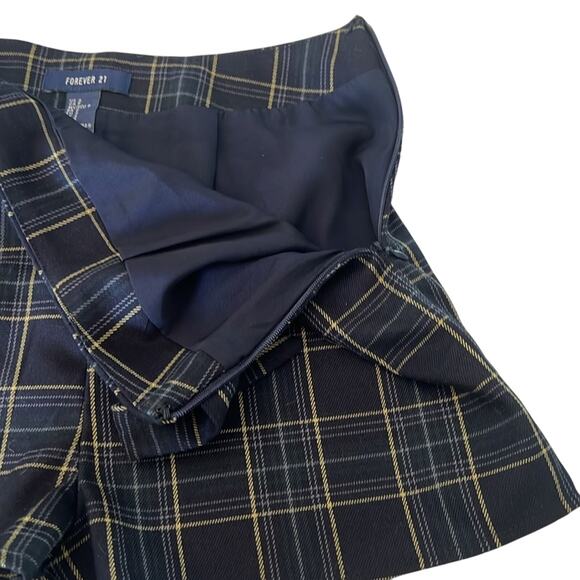 Forever 21 mini skort. Shorts with front overlay Juniors Size Small Lined Preppy - Picture 6 of 10